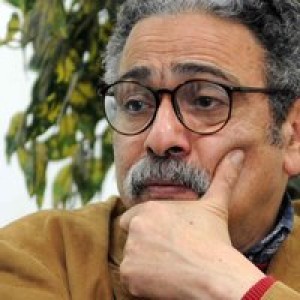 عماد أبو غازي